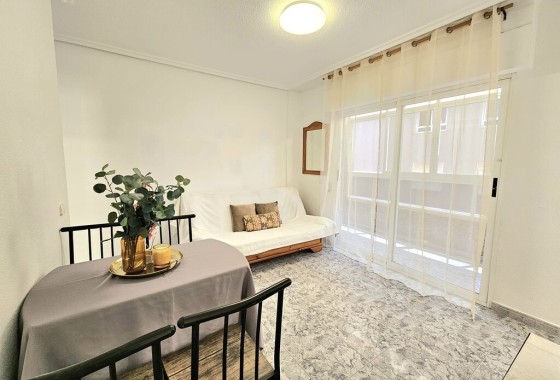 Wohnung / Apartment - Wiederverkauf - Torrevieja -
                Torrevieja