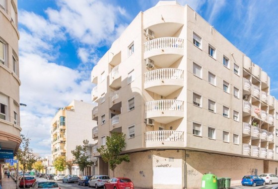 Wohnung / Appartement - Resale - Torrevieja - Centro