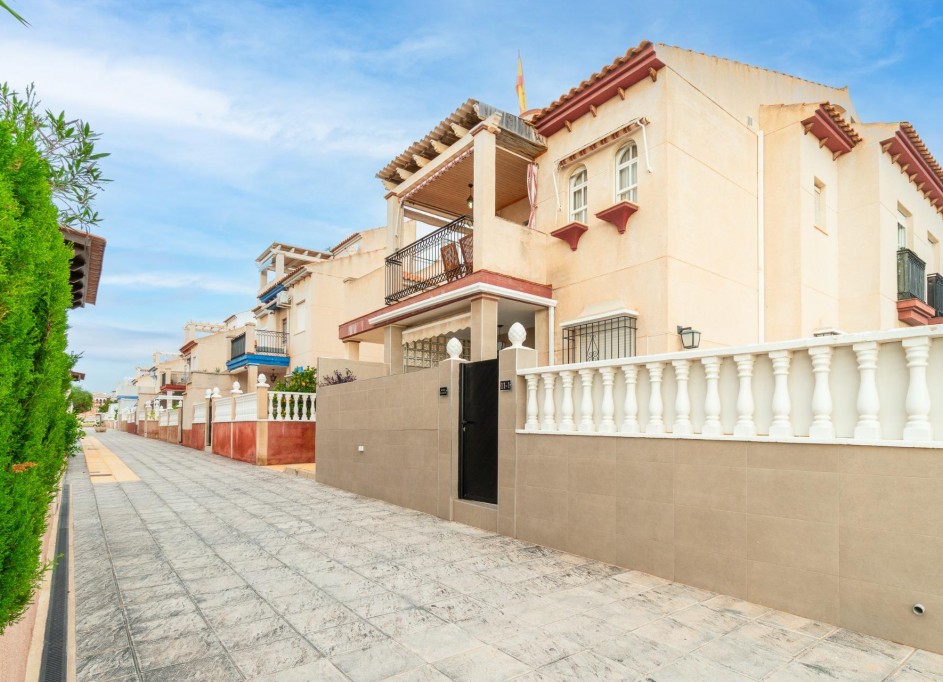 Wynajem długoterminowy - Apartament mieszkanie -
Orihuela Costa - Playa Flamenca