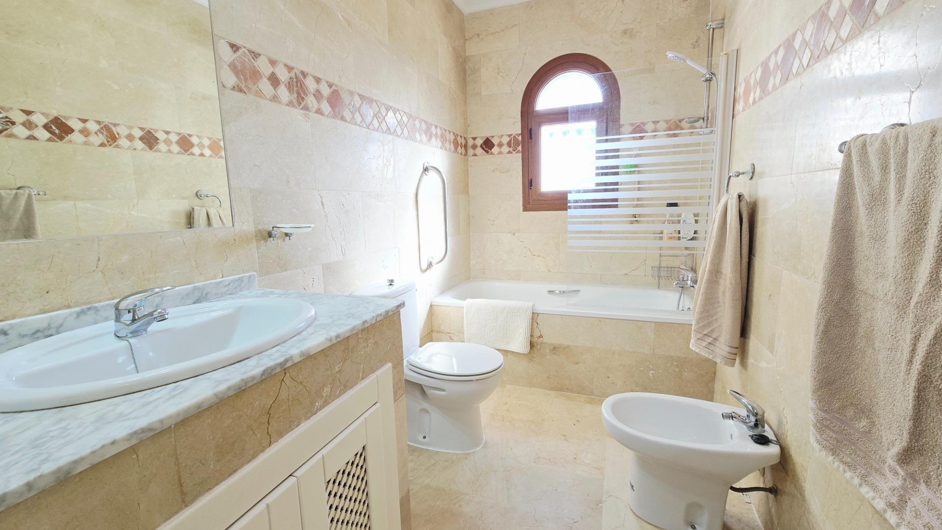 Wynajem długoterminowy - Apartament mieszkanie -
Orihuela Costa - Villamartín