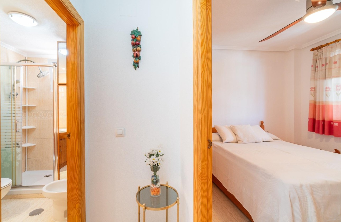 Wynajem długoterminowy - Apartament / Mieszkanie -
Torrevieja - La Mata