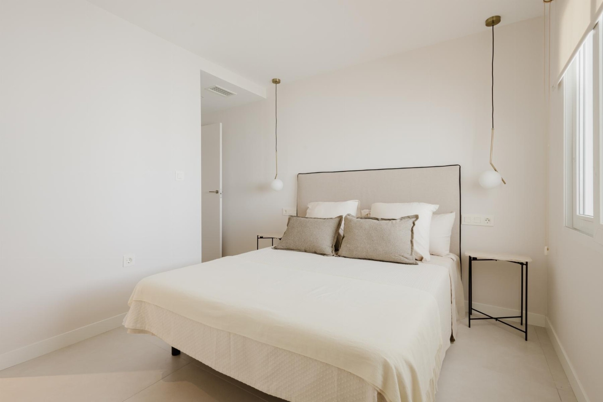 Wynajem długoterminowy - Apartament / Mieszkanie -
Torrevieja - Playa del Acequión