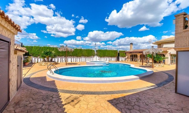 Sprzedaż - Finca nieruchomość wiejska -
Rafal