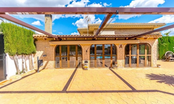 Sprzedaż - Finca nieruchomość wiejska -
Rafal