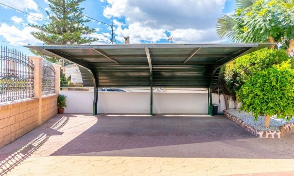 Sprzedaż - Finca nieruchomość wiejska -
Rafal