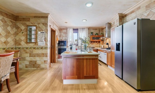 Sprzedaż - Finca nieruchomość wiejska -
Rafal