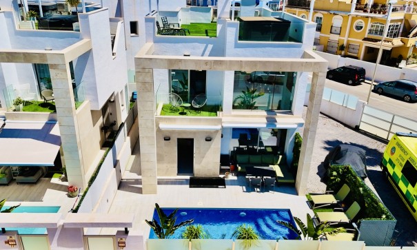 Revente - Villa Individuelle -
Cabo Roig