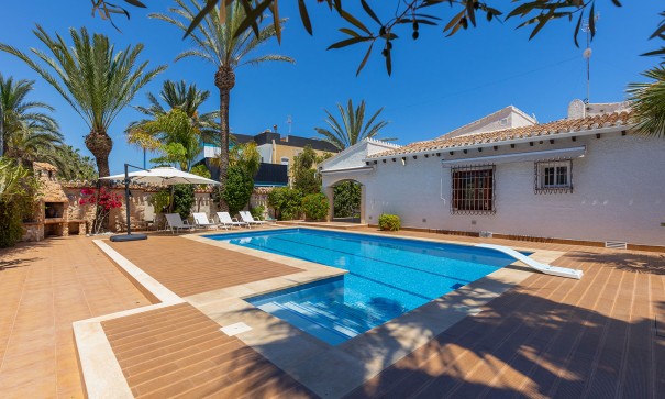 Sale - Detached Villa -
Orihuela - Orihuela Costa