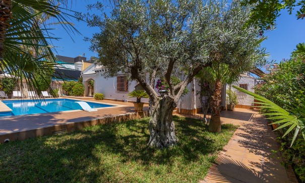 Sale - Detached Villa -
Orihuela - Orihuela Costa