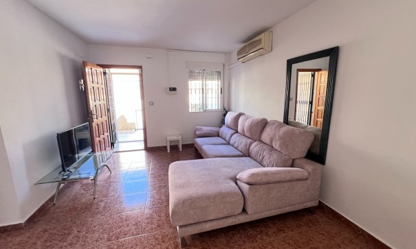 Sale - Town house -
Torrevieja - La Siesta