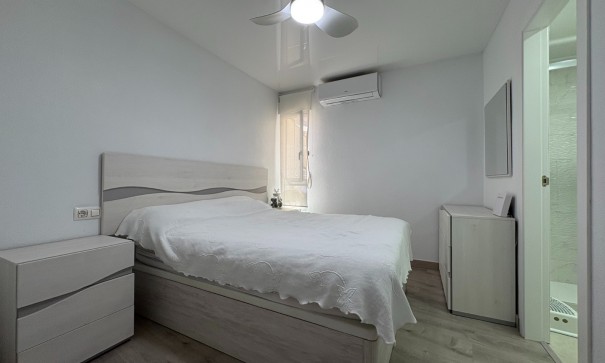 Revente - Appartement -
Torrevieja - Centro