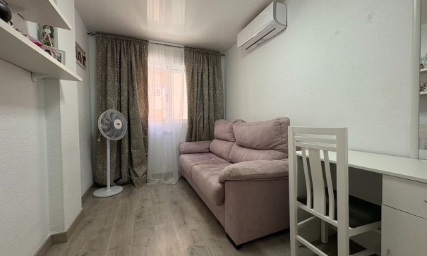 Revente - Appartement -
Torrevieja - Centro