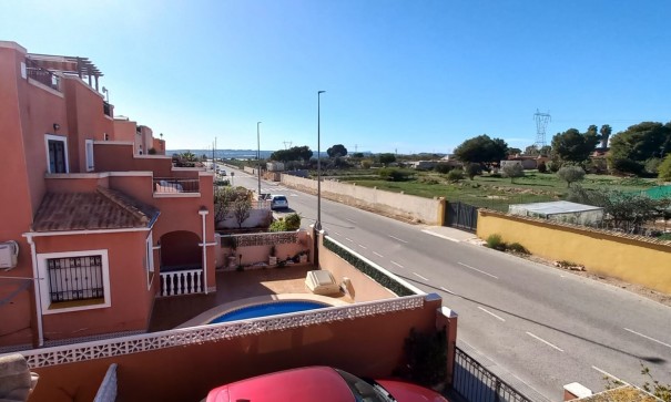 Venta - Villa adosada -
Los Montesinos - La Herada