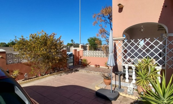 Venta - Villa adosada -
Los Montesinos - La Herada