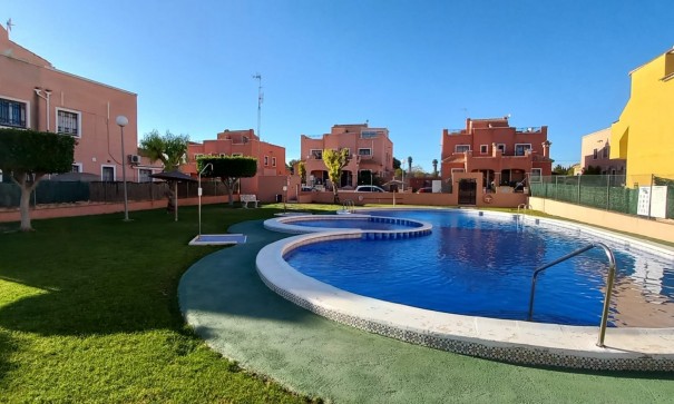 Venta - Villa adosada -
Los Montesinos - La Herada