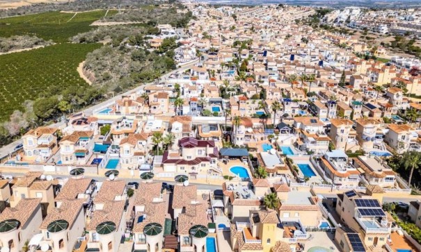 Resale - Freistehende Villa -
Villamartín