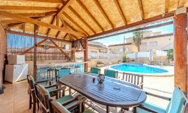 Resale - Freistehende Villa -
Villamartín