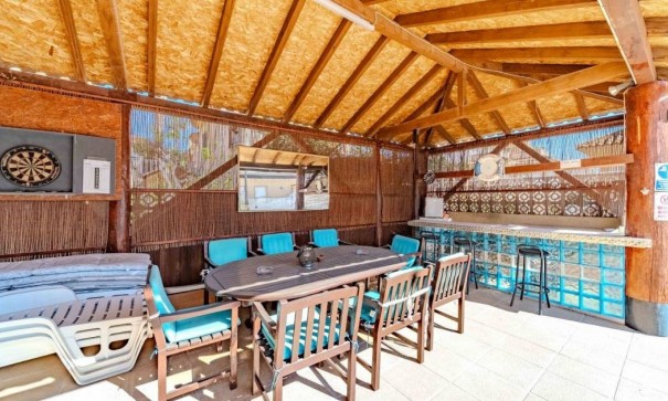 Resale - Freistehende Villa -
Villamartín