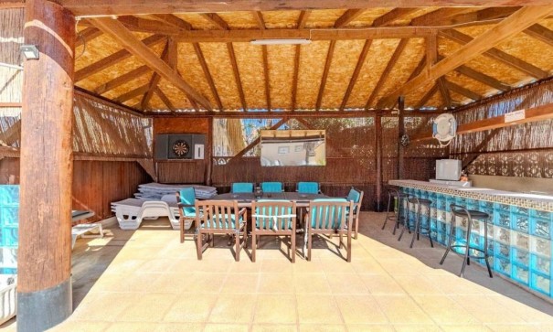 Resale - Freistehende Villa -
Villamartín