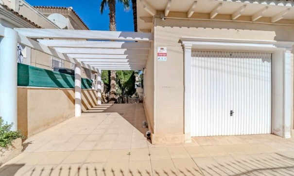 Resale - Freistehende Villa -
Villamartín