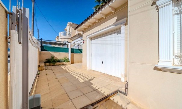 Resale - Freistehende Villa -
Villamartín