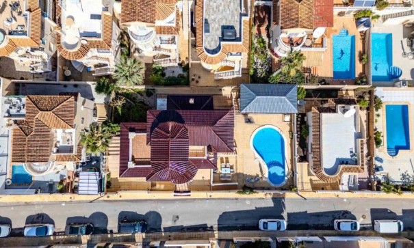 Resale - Freistehende Villa -
Villamartín