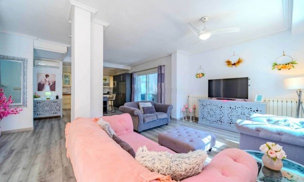 Resale - Freistehende Villa -
Villamartín