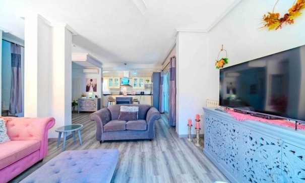 Resale - Freistehende Villa -
Villamartín