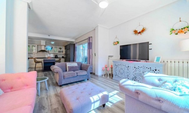 Resale - Freistehende Villa -
Villamartín