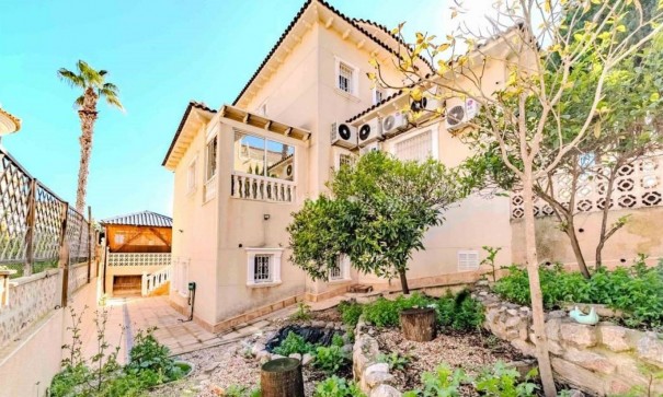 Resale - Freistehende Villa -
Villamartín