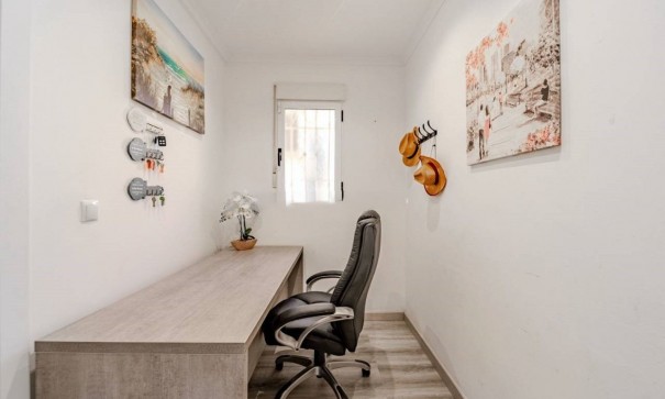 Resale - Freistehende Villa -
Villamartín