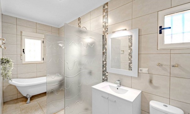 Resale - Freistehende Villa -
Villamartín