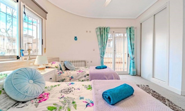 Resale - Freistehende Villa -
Villamartín