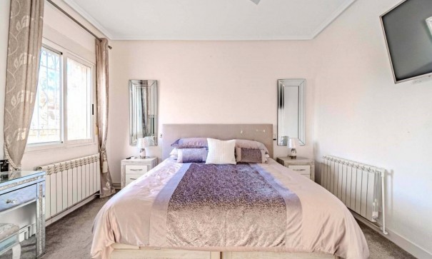 Resale - Freistehende Villa -
Villamartín