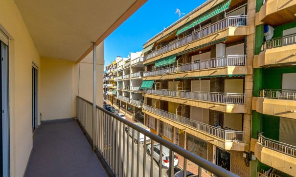 Revente - Appartement -
Torrevieja - Playa del cura