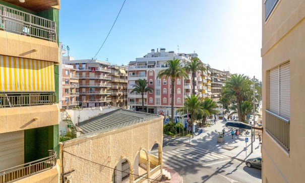Revente - Appartement -
Torrevieja - Playa del cura