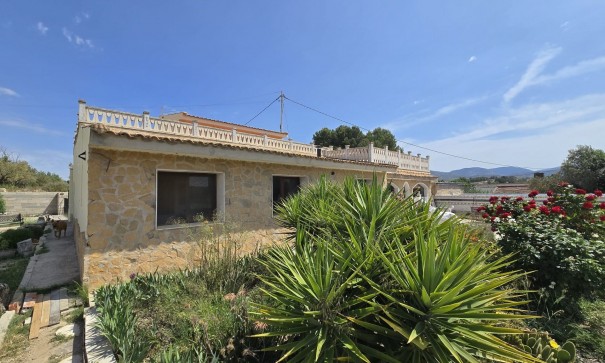 Videresalg - Fritliggende villa -
SAX