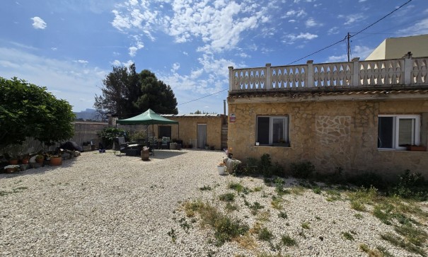 Videresalg - Fritliggende villa -
SAX