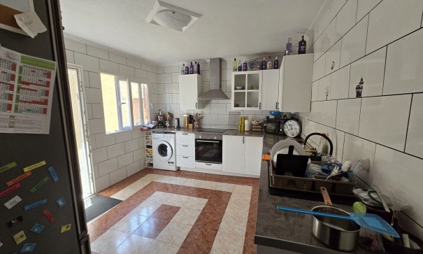 Videresalg - Fritliggende villa -
SAX