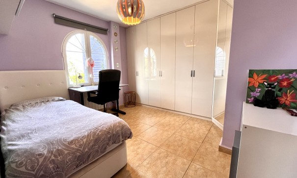 Sale - Detached Villa -
La Zenia