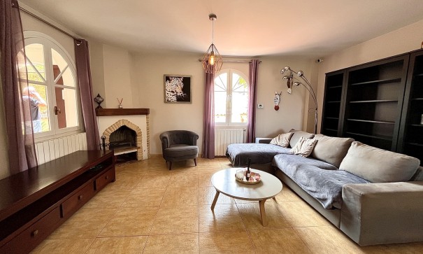 Sale - Detached Villa -
La Zenia