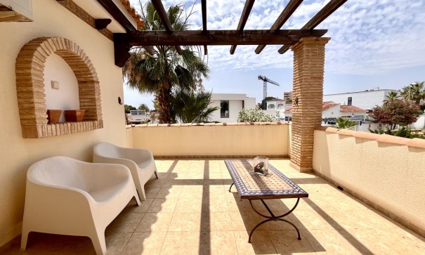 Sale - Detached Villa -
La Zenia