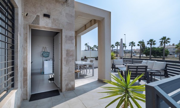 Herverkoop - Halfvrijstaande villa -
Torrevieja - Aguas Nuevas