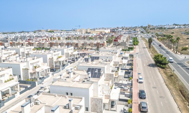 Herverkoop - Halfvrijstaande villa -
Torrevieja - Aguas Nuevas