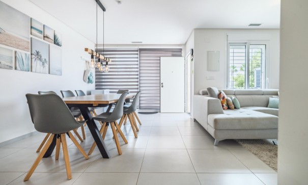 Herverkoop - Halfvrijstaande villa -
Torrevieja - Aguas Nuevas