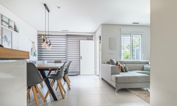 Herverkoop - Halfvrijstaande villa -
Torrevieja - Aguas Nuevas