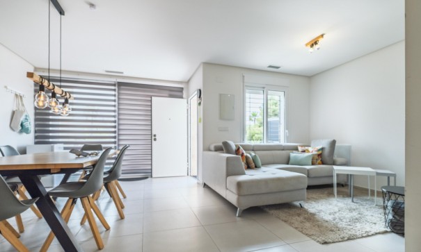 Herverkoop - Halfvrijstaande villa -
Torrevieja - Aguas Nuevas