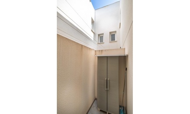 Herverkoop - Halfvrijstaande villa -
Torrevieja - Aguas Nuevas