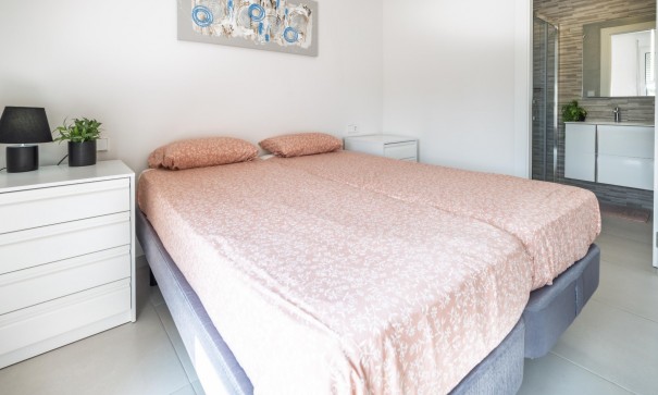 Herverkoop - Halfvrijstaande villa -
Torrevieja - Aguas Nuevas