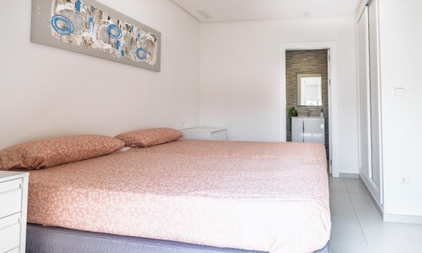 Herverkoop - Halfvrijstaande villa -
Torrevieja - Aguas Nuevas